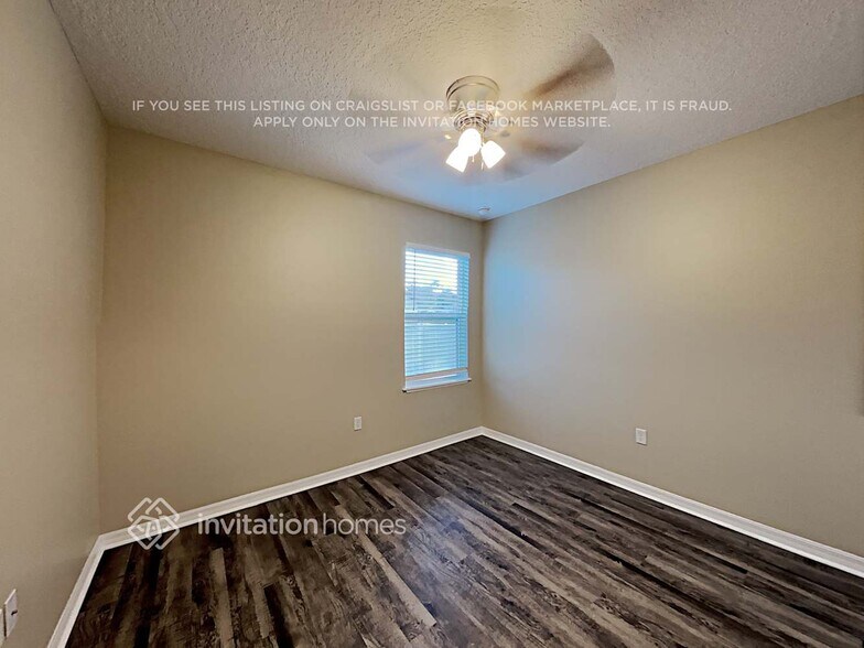 Building Photo - 942 Grapewood St