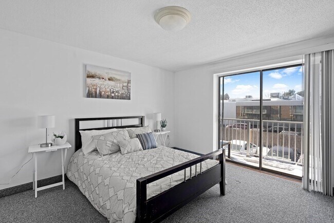 Building Photo - 1186 Worcester Rd