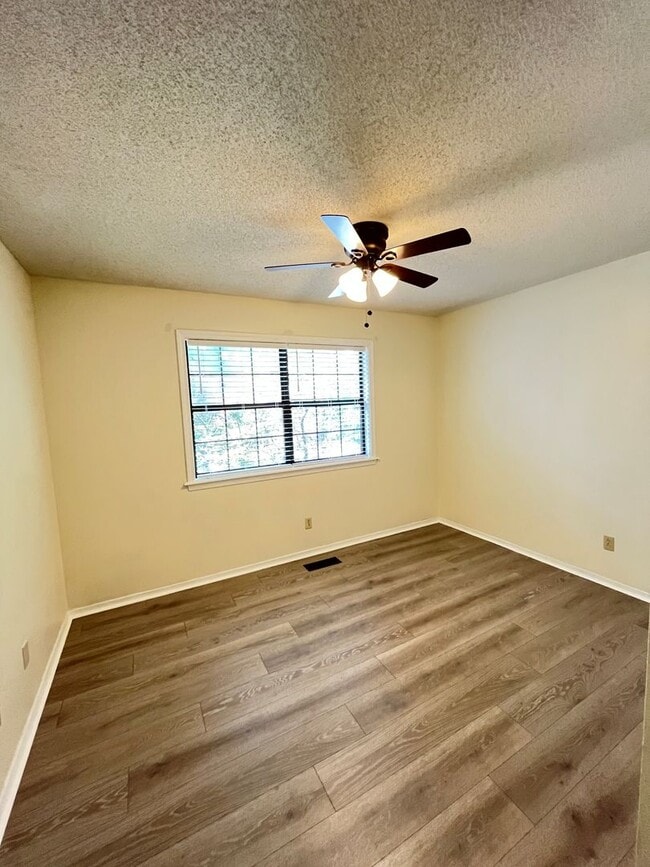 Building Photo - COMPLETELY REMODELED 3 bedroom house in North Fayetteville