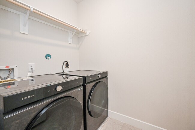 Building Photo - 21827 Erskine Peaks Pl