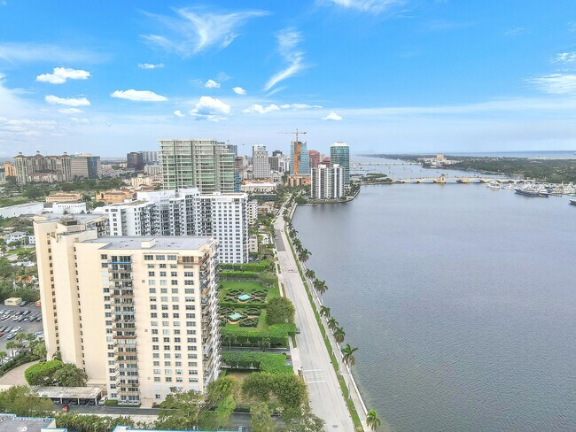 Building Photo - 1801 S Flagler Dr