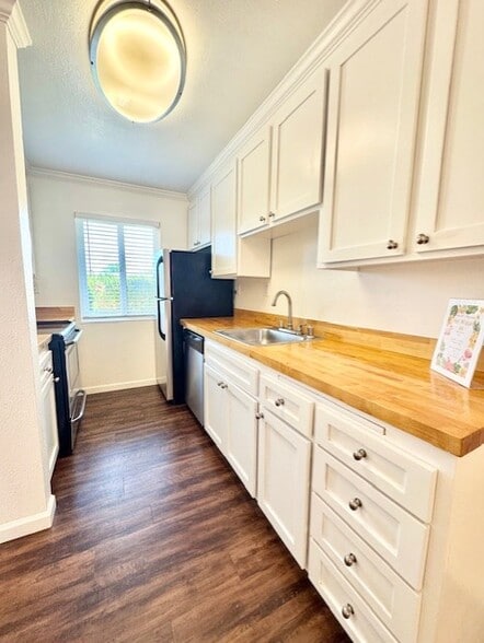 Building Photo - Leafy Grove