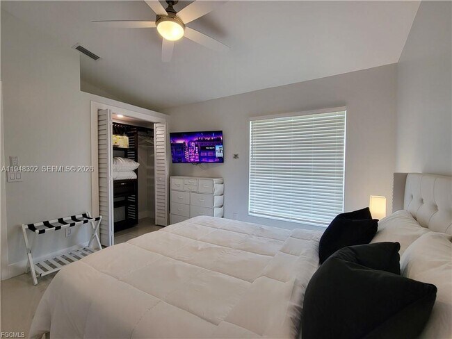 Building Photo - 237 SW 47th St