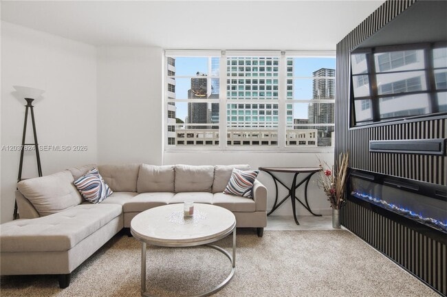 Building Photo - 801 Brickell Bay Dr