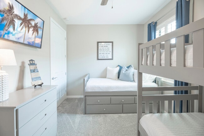 Building Photo - 13871 Miranese St