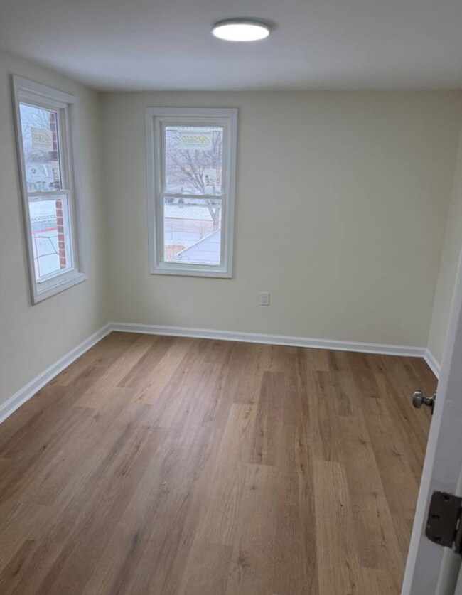Building Photo - 20215 Sunset Dr