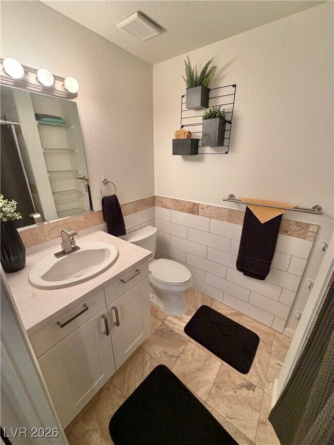 Building Photo - 2200 S Fort Apache Rd