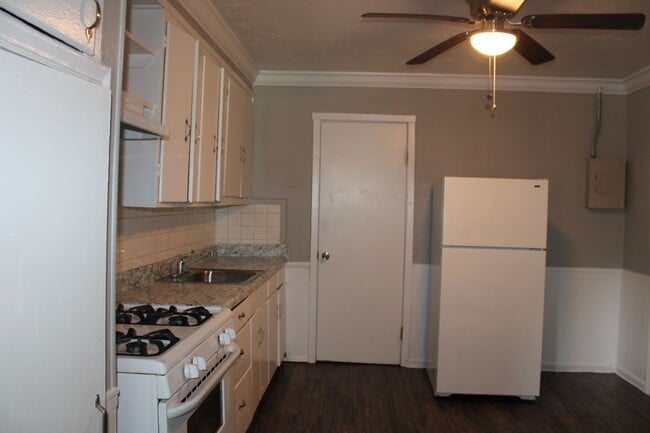 Building Photo - Close to Tinker and Shopping