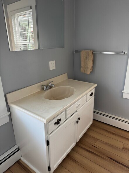 bath room - 55 A Thorndike