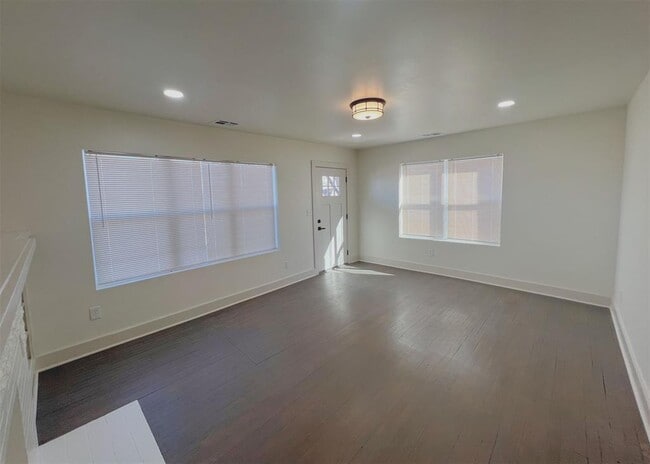 Building Photo - 2542 NW 21st St