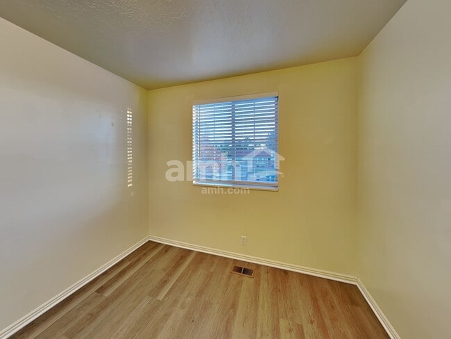 Building Photo - 172 W 2100 S