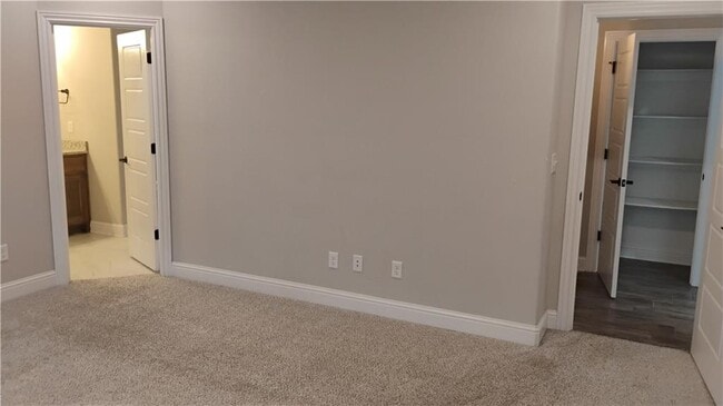 Building Photo - 710 Harbison St