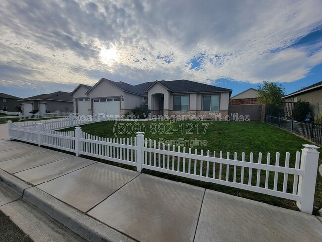 Building Photo - 3606 Cook Ln