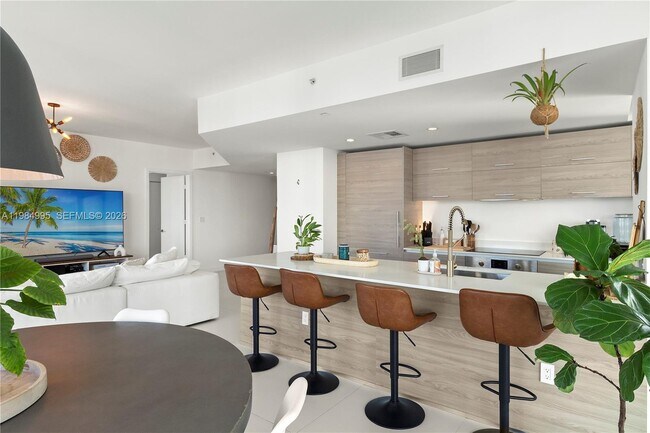 Building Photo - 1300 S Miami Ave