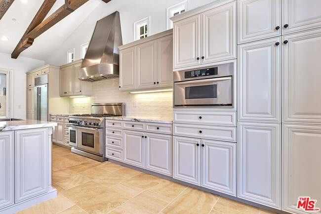 Building Photo - 9 Coral Cay