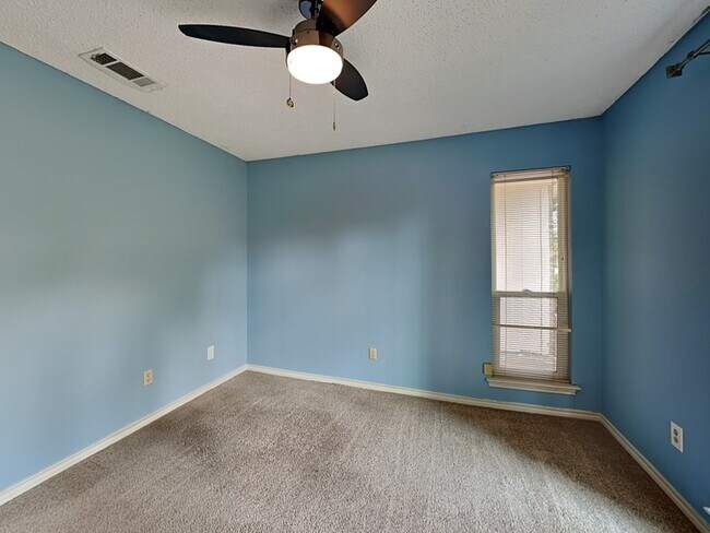 Building Photo - 10114 Branwood Ln
