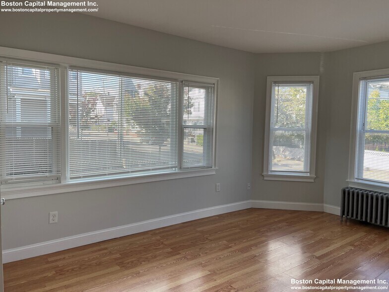 Building Photo - 179 Belmont St