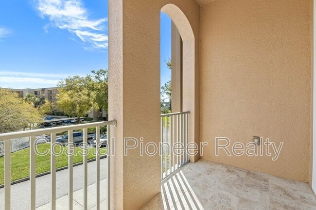Building Photo - 94 S Highland Ave