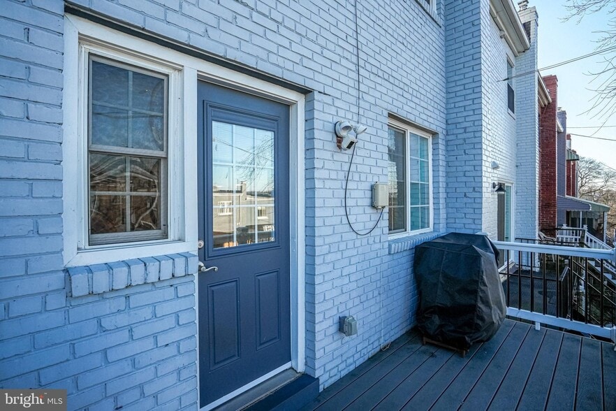 Building Photo - 4214 Gault Pl NE
