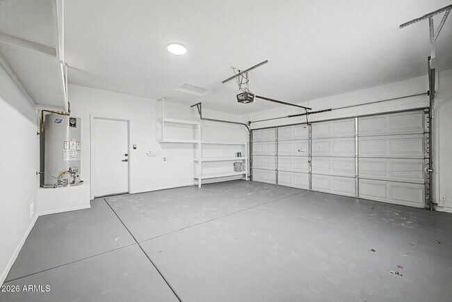 Building Photo - 706 E Las Colinas Pl