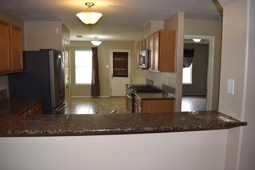 Building Photo - 19102 Prairie Bluff Dr
