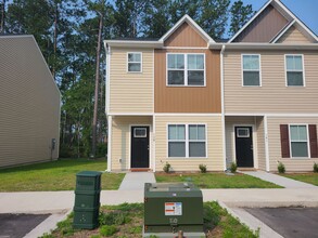 Building Photo - 139 Buckhorn Ave