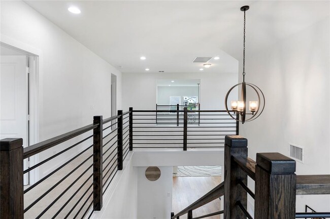 Building Photo - 300 Hollister Dr