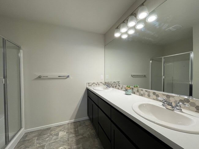 Main bath - 7797 NW Spirea St