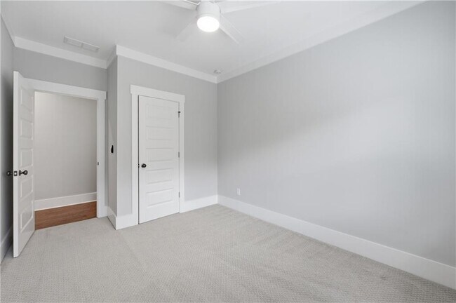 Building Photo - 254 Lamon Ave SE