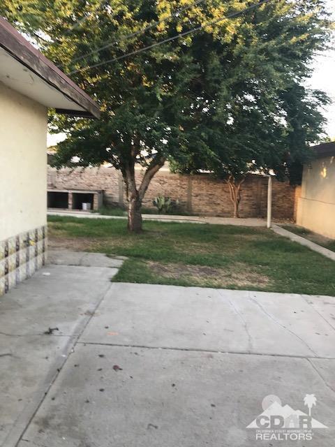 Building Photo - 83632 Manzanita Ave