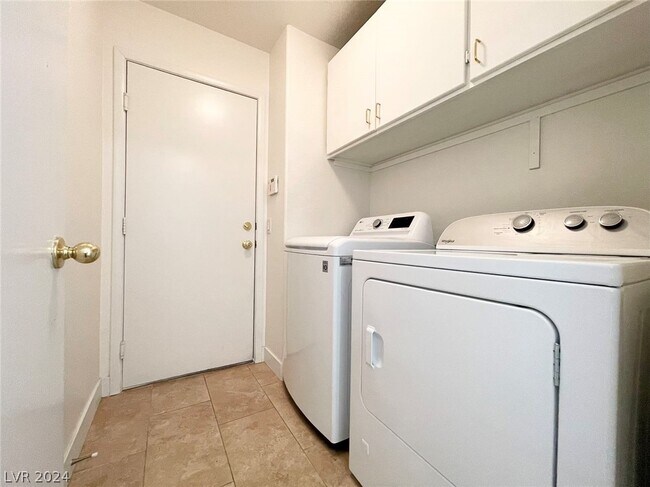 Building Photo - 11061 Cusumano Ct