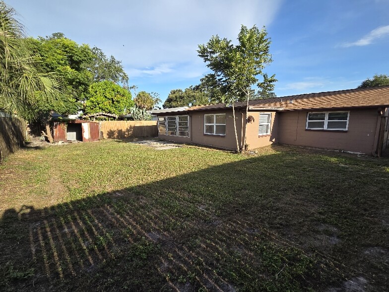 Building Photo - 7144 Stone Rd