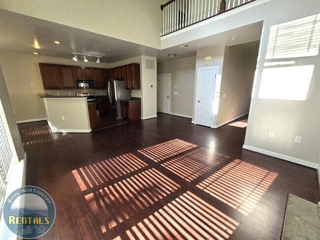 Building Photo - 194 Azor Ct