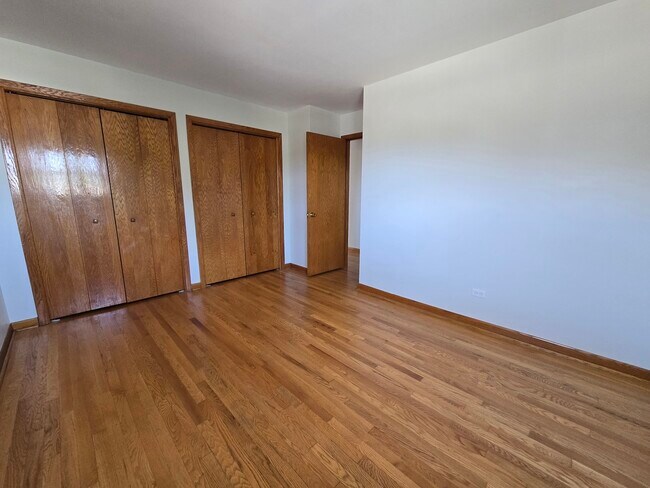 Building Photo - 6549 N Natoma Ave