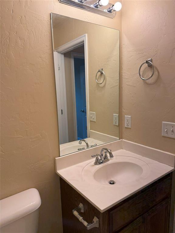 Building Photo - 1421 Teakwood Dr