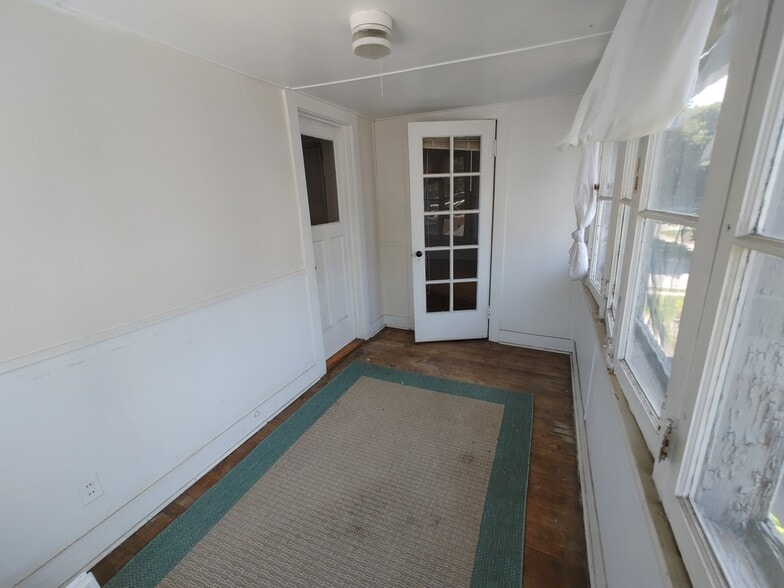 Building Photo - 39 Rutgers St