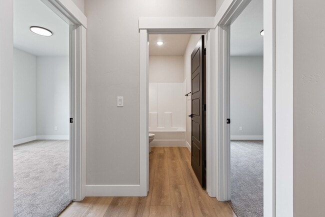 Building Photo - AWESOME 3 Bed 2 Bath Twin home in Sugar city