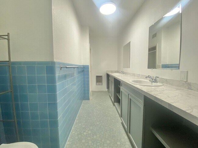 Building Photo - PRE- LEASING NOW for 7/09/2026