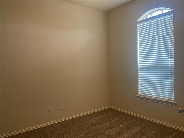 Building Photo - 2712 Lake Ridge Dr