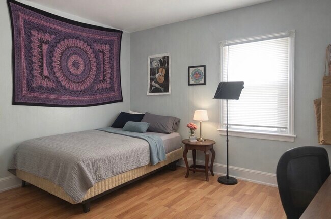 Building Photo - 19 Walnut St