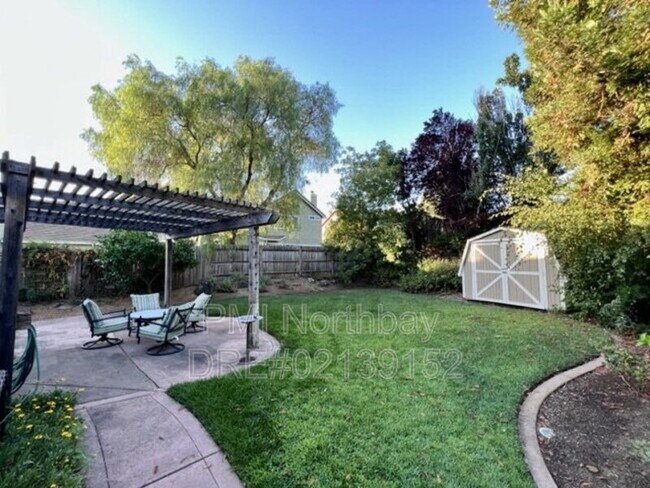 Building Photo - 1465 Wedgewood Ct