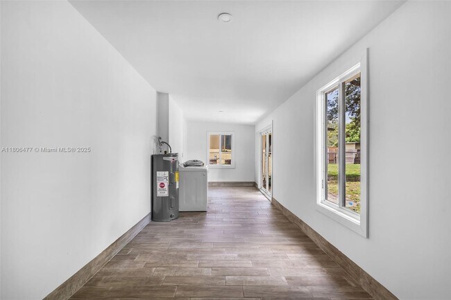 Building Photo - 315 NW 50th St