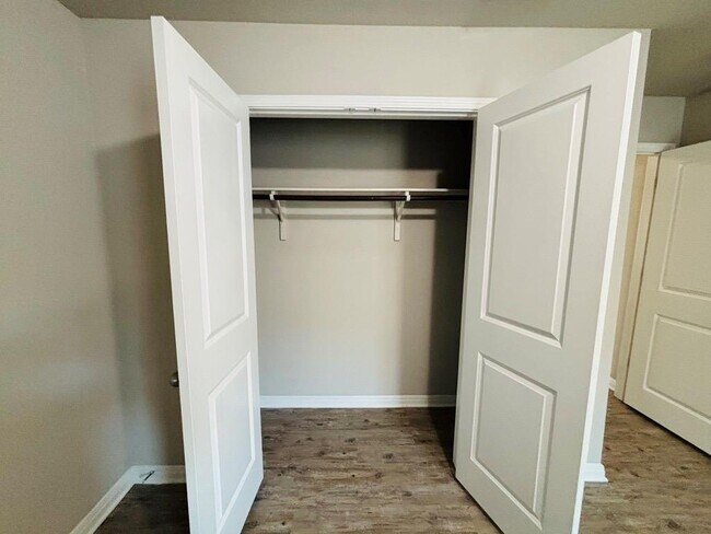 Building Photo - 1302 Golden Barley Dr