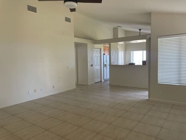 Building Photo - $4,000 / Beautiful 3 bedrm/2 bath home wit...