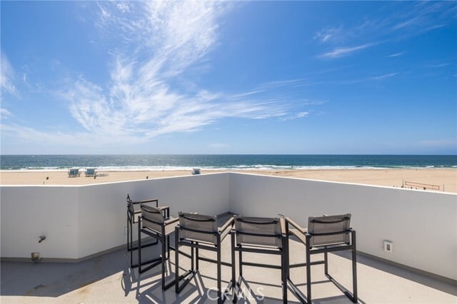 Building Photo - 536 The Strand