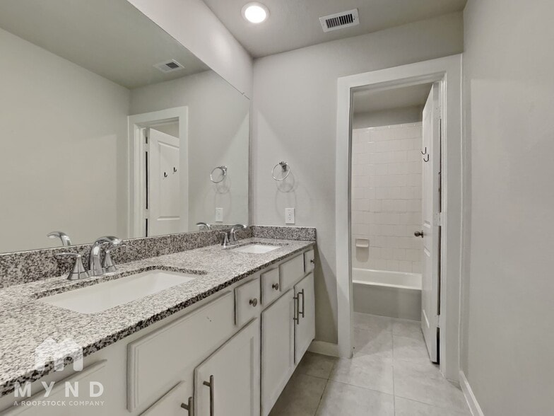 Building Photo - 734 Lacebark Elm Trl