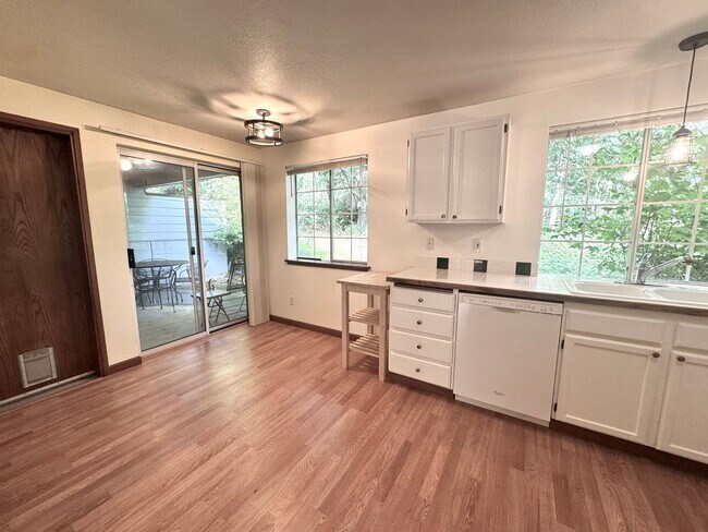 Building Photo - Prime Gig Harbor Location – Modern 2-Bedroom, 2-Bath Townhouse for Rent