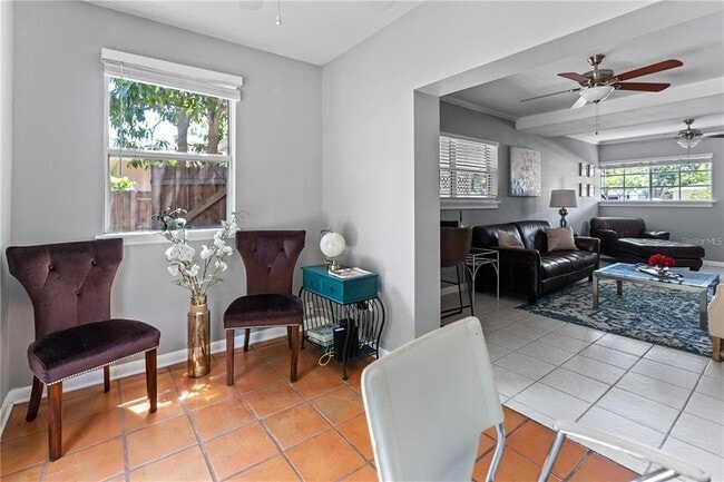 Building Photo - 3005 W Helen Ave