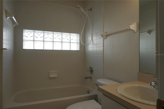 Building Photo - 500 Vista Oaks Way