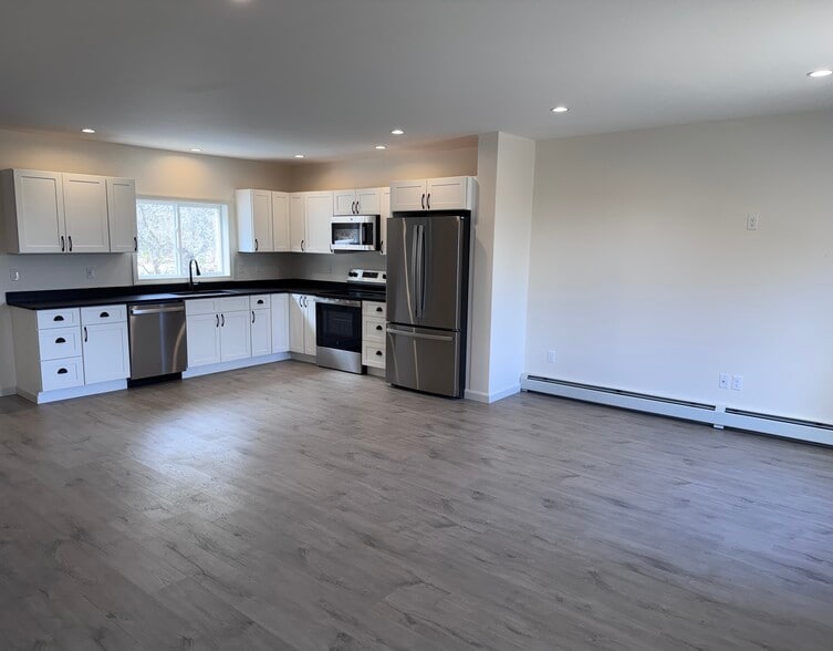 Building Photo - 47 Hogfat Hill Rd